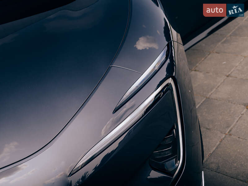 Лифтбек Avatr 12 2024 в Киеве