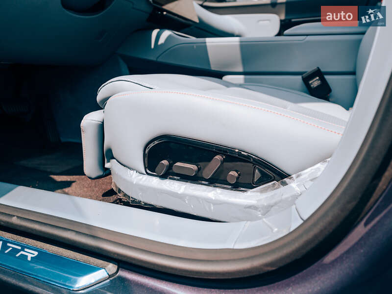 Лифтбек Avatr 12 2024 в Киеве