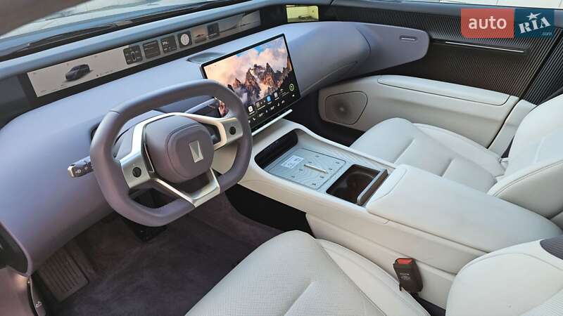 Седан Avatr 12 2024 в Киеве