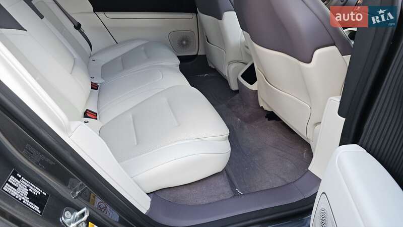 Седан Avatr 12 2024 в Киеве