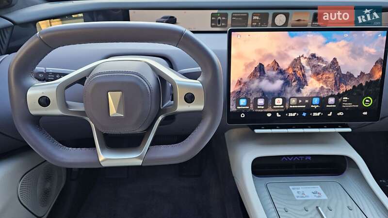 Седан Avatr 12 2024 в Киеве
