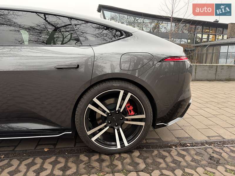 Лифтбек Avatr 12 2024 в Киеве