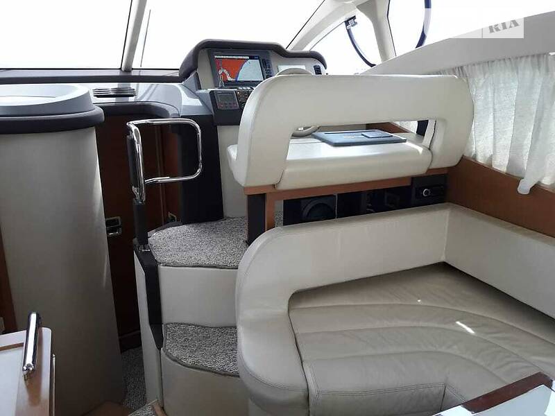 Моторная яхта Azimut Benetti 2013 в Киеве