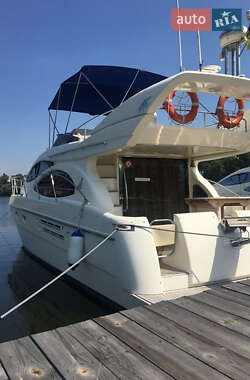 Моторна яхта Azimut Benetti 2002 в Києві