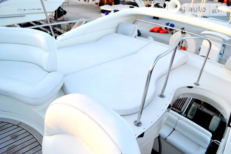 Моторна яхта Azimut Bennetti 2004 в Києві