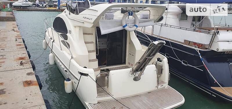 Моторная яхта Azimut Flybridge-Range 2004 в Киеве