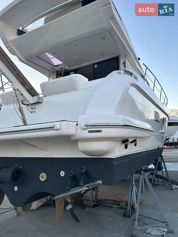 Моторна яхта Azimut Flybridge-Range 2011 в Києві фото 26 Моторна яхта Azimut Flybridge-Range 2011 в Києві