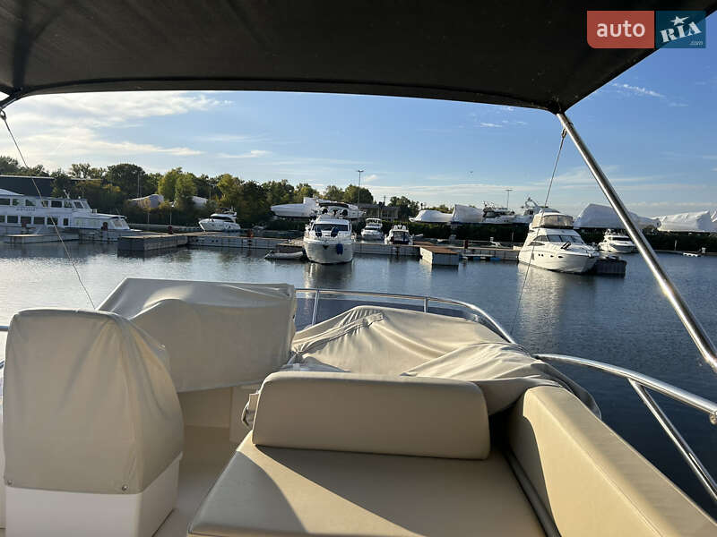 Моторна яхта Azimut Flybridge-Range 2011 в Києві фото 32 Моторна яхта Azimut Flybridge-Range 2011 в Києві