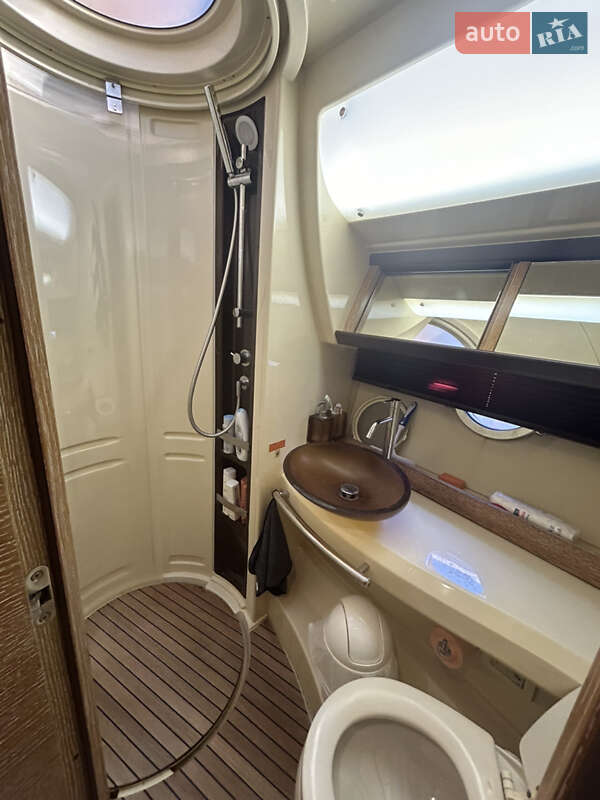 Моторна яхта Azimut Flybridge-Range 2011 в Києві фото 62 Моторна яхта Azimut Flybridge-Range 2011 в Києві