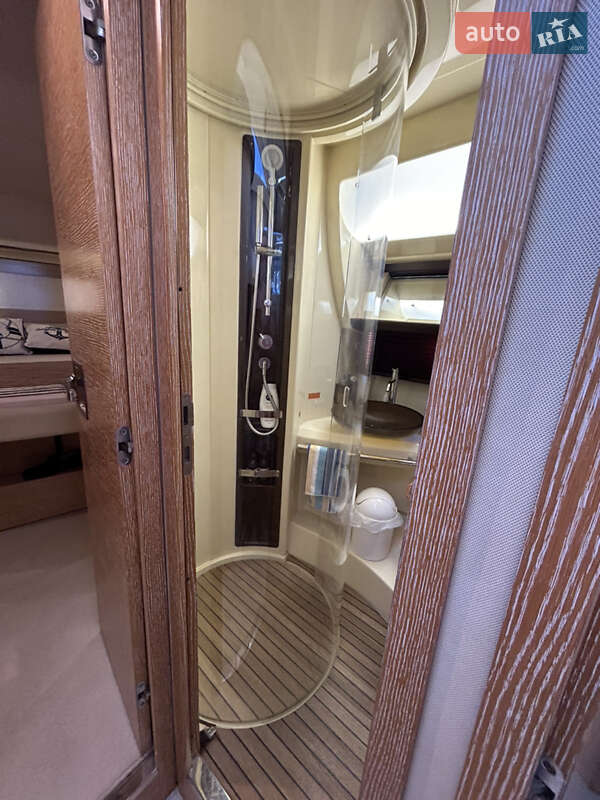 Моторна яхта Azimut Flybridge-Range 2011 в Києві фото 63 Моторна яхта Azimut Flybridge-Range 2011 в Києві