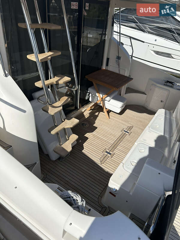 Моторна яхта Azimut Flybridge-Range 2011 в Києві фото 36 Моторна яхта Azimut Flybridge-Range 2011 в Києві