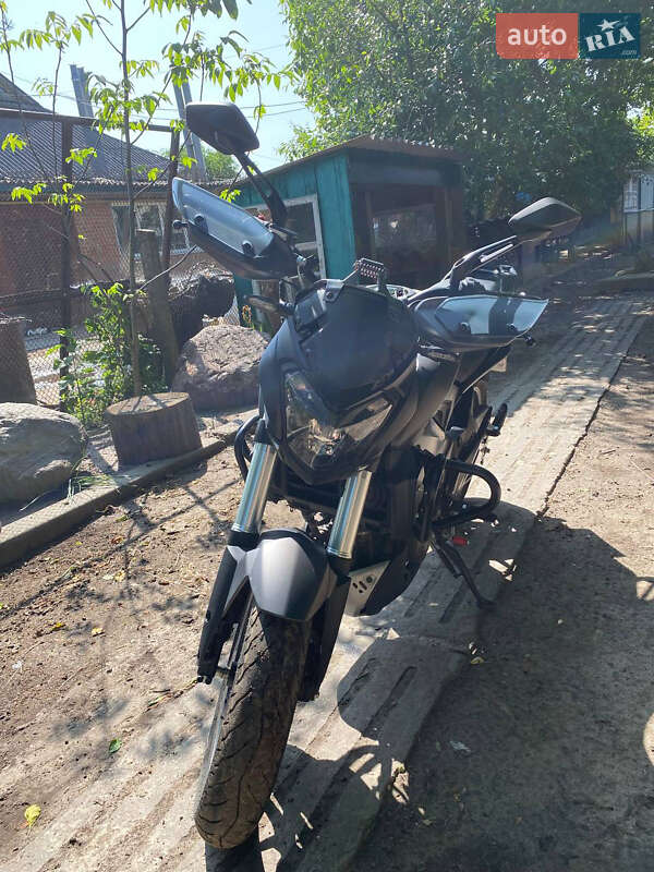 Мотоцикл Спорт-туризм Bajaj Dominar 400 2024 в Ромнах