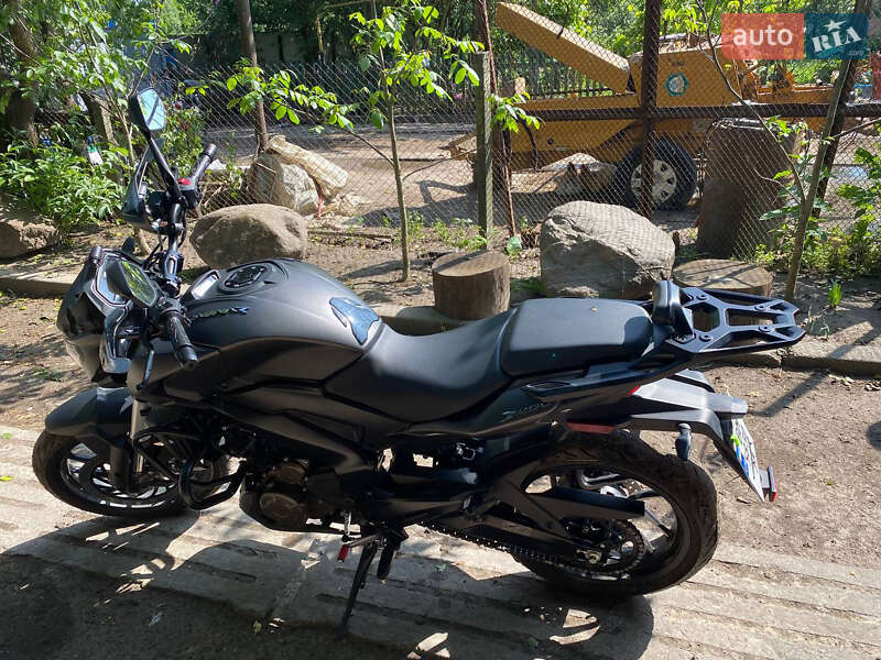 Мотоцикл Спорт-туризм Bajaj Dominar 400 2024 в Ромнах