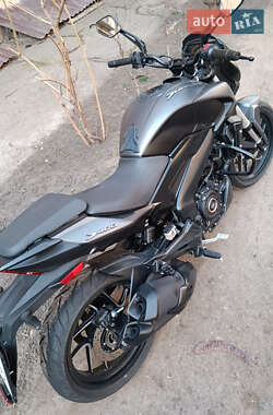 Мотоцикл Круизер Bajaj Dominar D400 2020 в 