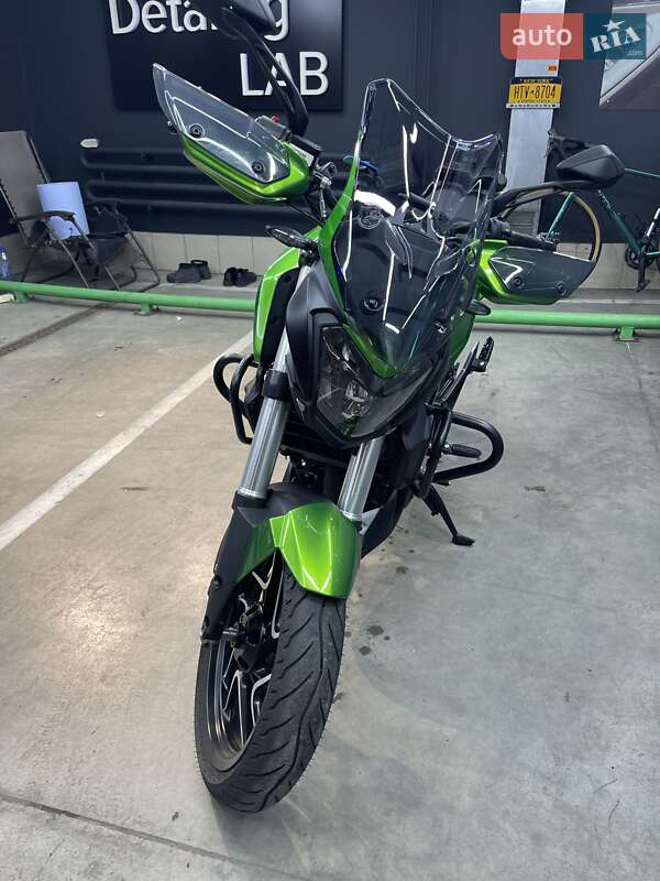 Грузовые мотороллеры, мотоциклы, скутеры, мопеды Bajaj Dominar D400 2023 в 