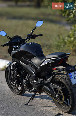 Мотоцикл Без обтекателей (Naked bike) Bajaj Dominar D400 2020 в 