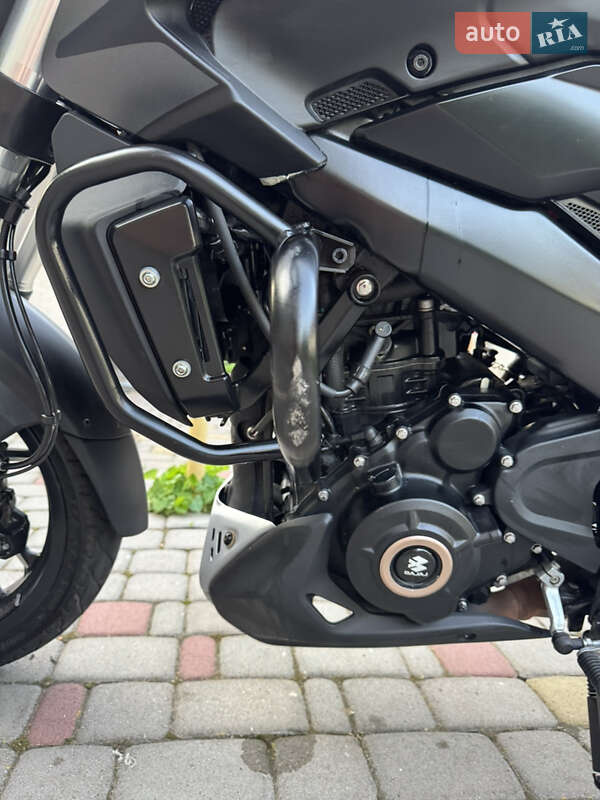 Мотоцикл Без обтекателей (Naked bike) Bajaj Dominar D400 2024 в Бобровице