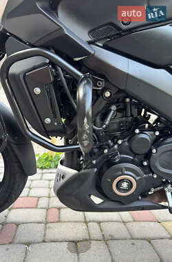 Мотоцикл Без обтекателей (Naked bike) Bajaj Dominar D400 2024 в 