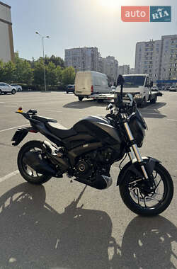 Мотоцикл Без обтекателей (Naked bike) Bajaj Dominar D400 2024 в 