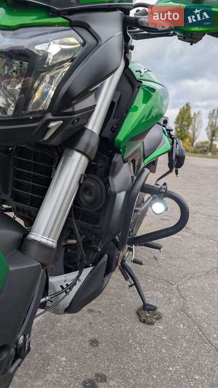 Мотоцикл Без обтекателей (Naked bike) Bajaj Dominar D400 2024 в Днепре