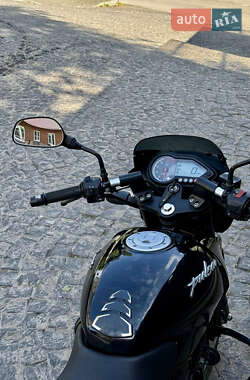 Мотоцикл Классік Bajaj Pulsar 180 2020 в 