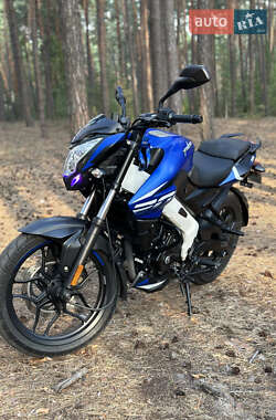Скремблер Bajaj Pulsar NS200 2023 в 