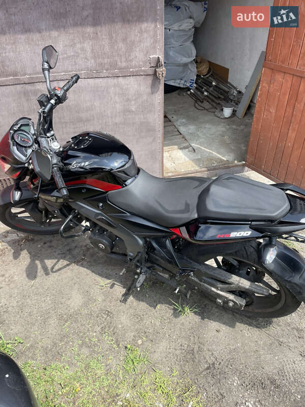 Мотоцикл Без обтікачів (Naked bike) Bajaj Pulsar NS200 2024 в Києві фото 3 Мотоцикл Без обтікачів (Naked bike) Bajaj Pulsar NS200 2024 в Києві