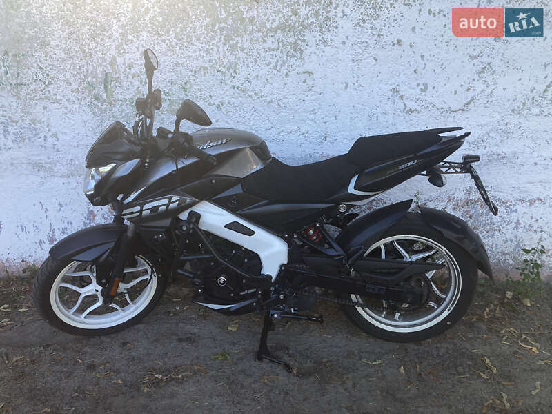 Bajaj Pulsar NS200 2021