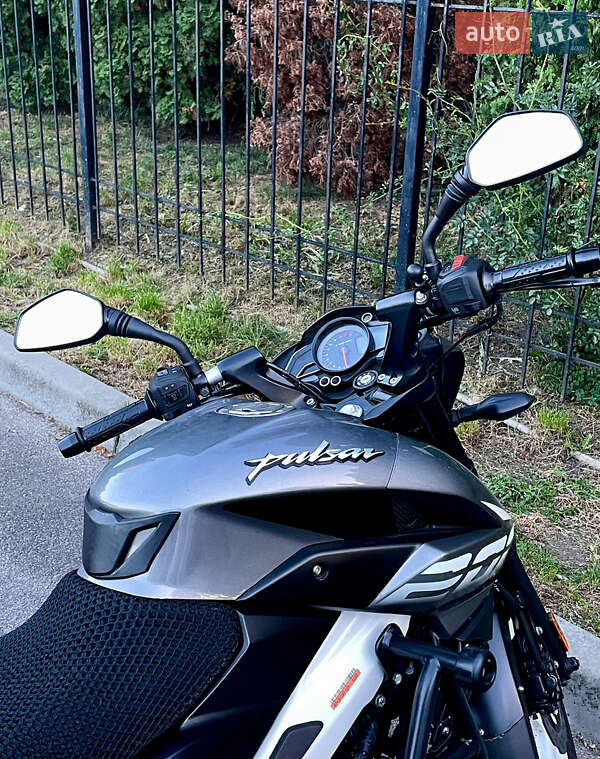 Мотоцикл Без обтекателей (Naked bike) Bajaj Pulsar NS200 2021 в Броварах фото 5 Мотоцикл Без обтекателей (Naked bike) Bajaj Pulsar NS200 2021 в Броварах