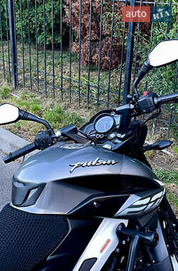 Мотоцикл Без обтекателей (Naked bike) Bajaj Pulsar NS200 2021 в 