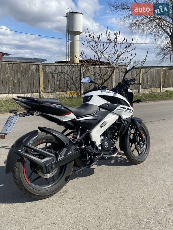 Мотоцикл Без обтікачів (Naked bike) Bajaj Pulsar NS200 2023 в Києві