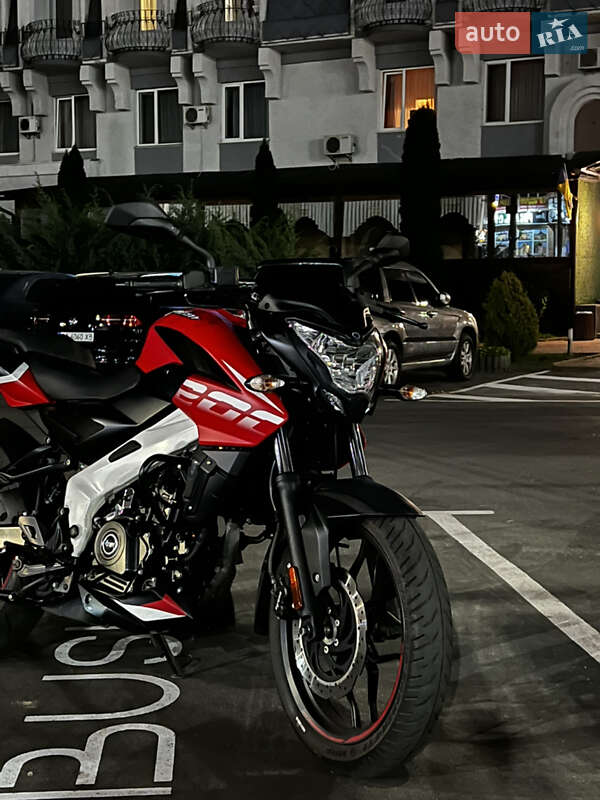 Мотоцикл Без обтекателей (Naked bike) Bajaj Pulsar NS200 2023 в Виннице фото 2 Мотоцикл Без обтекателей (Naked bike) Bajaj Pulsar NS200 2023 в Виннице