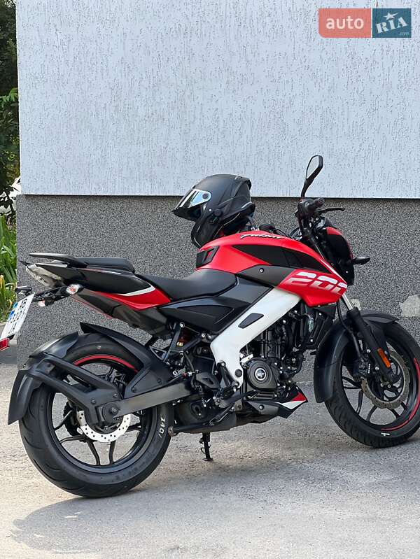 Мотоцикл Без обтекателей (Naked bike) Bajaj Pulsar NS200 2023 в Виннице фото 4 Мотоцикл Без обтекателей (Naked bike) Bajaj Pulsar NS200 2023 в Виннице
