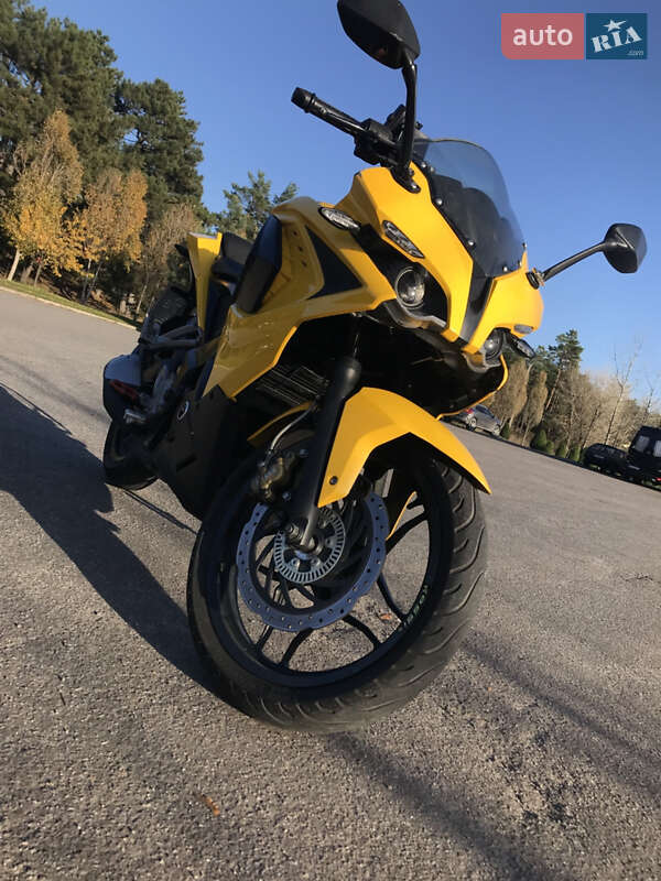 Спортбайк Bajaj Pulsar RS200 2016 в Горішніх Плавнях