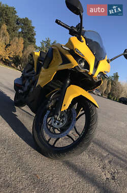Спортбайк Bajaj Pulsar RS200 2016 в 
