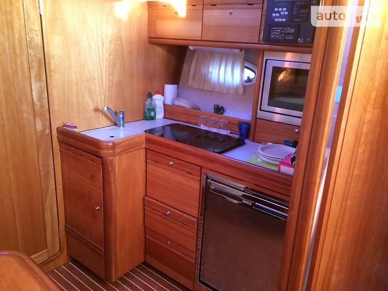 Моторна яхта Bavaria Sport 2009 в Києві