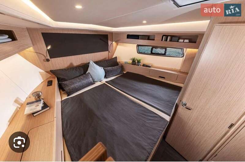 Моторная яхта Bavaria SR41 2022 в Киеве