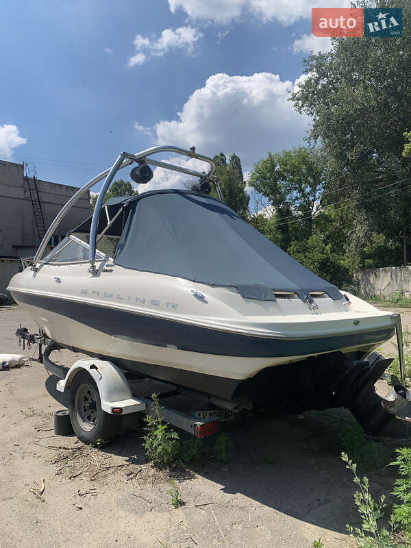 Катер Bayliner Capri 2007 в Кременчуге