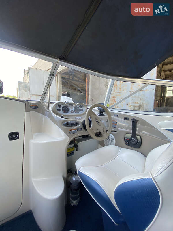 Катер Bayliner Capri 2007 в Кременчуге