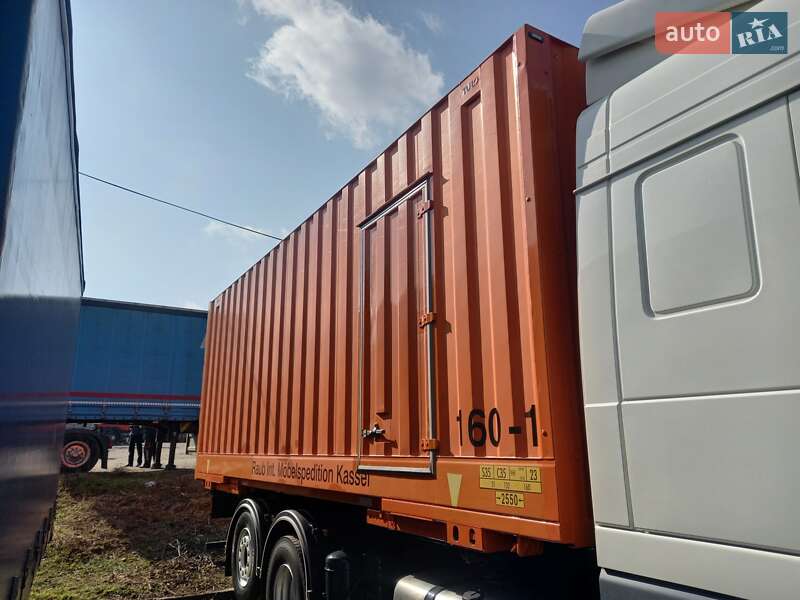 Контейнеровоз БДФП 7 2006 в Каменец-Подольском
