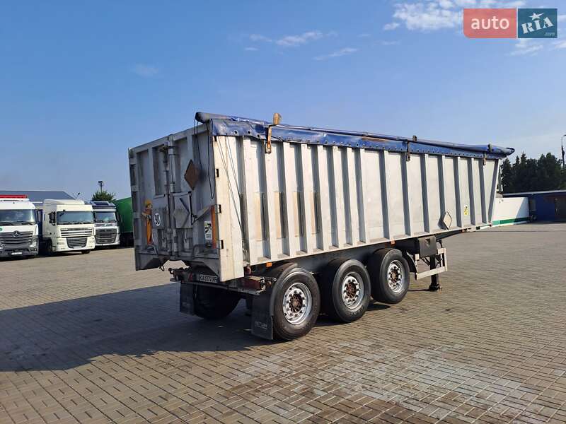 Самоскид напівпричіп Benalu Benalu 2002 в Черкасах