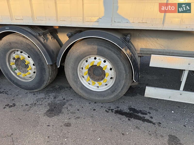 Самосвал полуприцеп Benalu Benalu 2013 в Староконстантинове