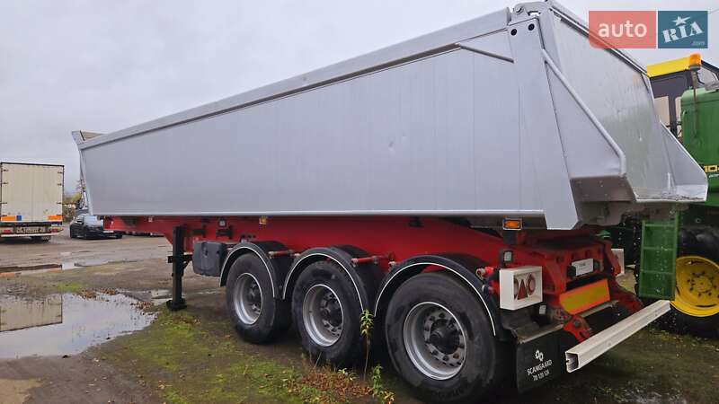 Самоскид напівпричіп Benalu Benalu 2010 в Луцьку