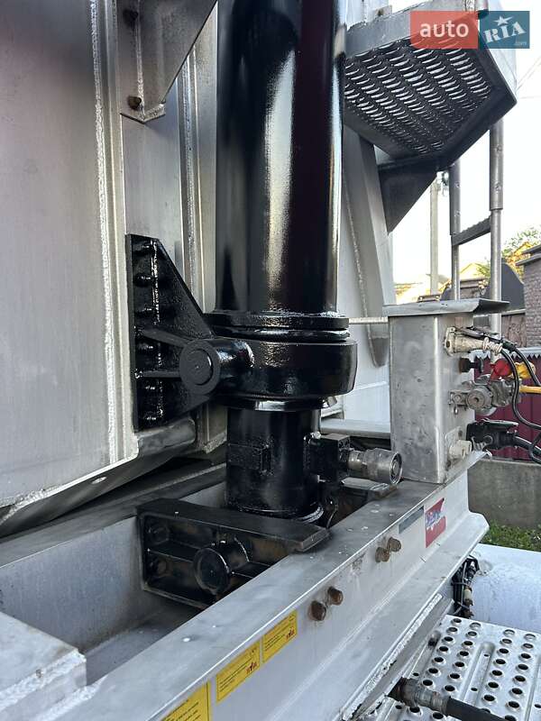 Зерновоз - полуприцеп Benalu Bencere 2007 в Тячеве фото 2 Зерновоз - полуприцеп Benalu Bencere 2007 в Тячеве