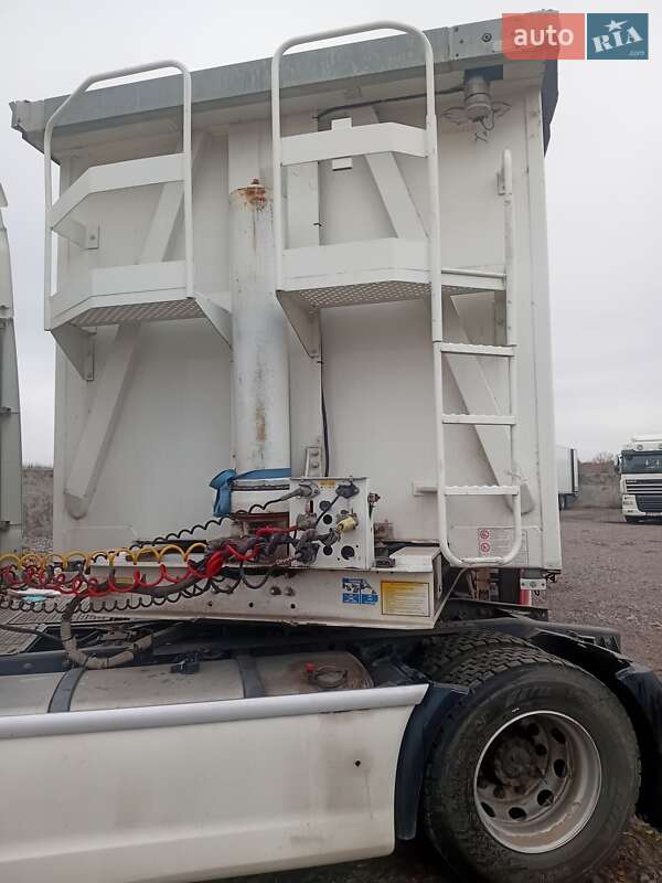 Зерновоз - напівпричіп Benalu C34CMS01 2011 в Броварах