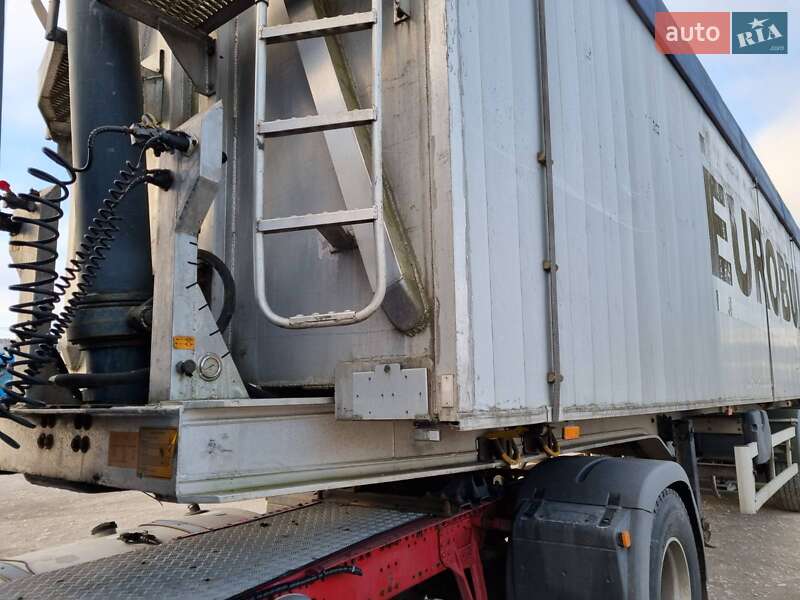 Самосвал полуприцеп Benalu Fruehauh 2010 в Виннице