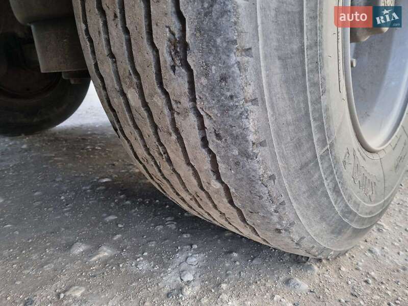 Самосвал полуприцеп Benalu Fruehauh 2010 в Виннице