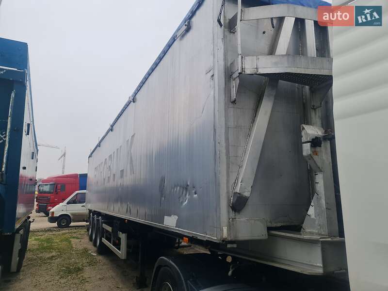 Самосвал полуприцеп Benalu Fruehauh 2010 в Виннице