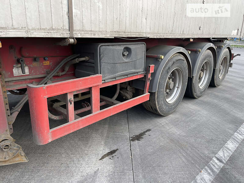 Зерновоз - напівпричіп Benalu Optiliner 2008 в Тячеві