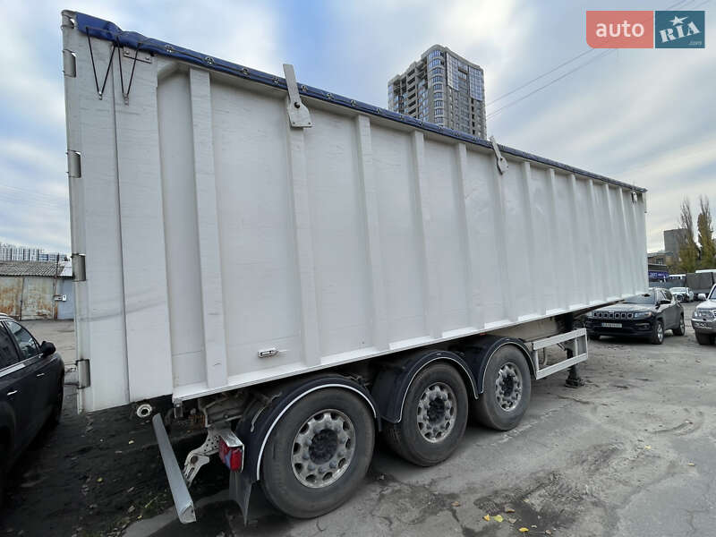 Зерновоз - полуприцеп Benalu С34 2008 в Киеве